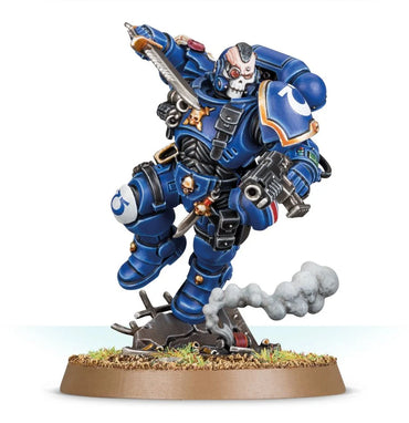 Space Marines—Primaris Lieutenant in Reiver Armour