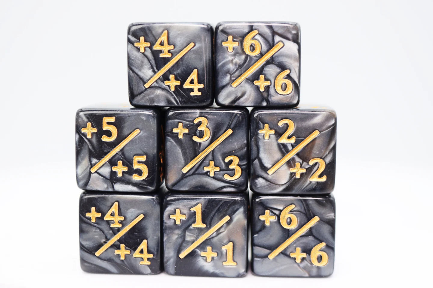 Foam Brain Dice: +1/+1 Pearl Black Counters